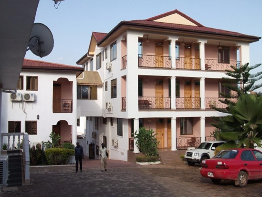 True Vine Hotel Kumasi Luaran gambar