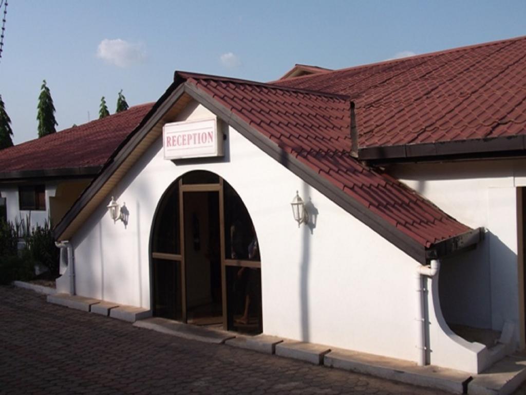 True Vine Hotel Kumasi Luaran gambar