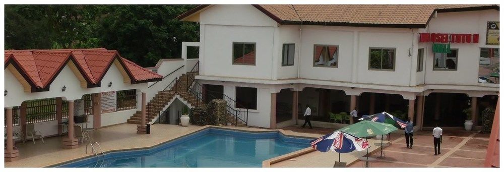 True Vine Hotel Kumasi Luaran gambar